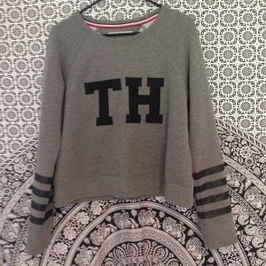 Grey Tommy Hilfiger Sport cropped sweatshirt🖤